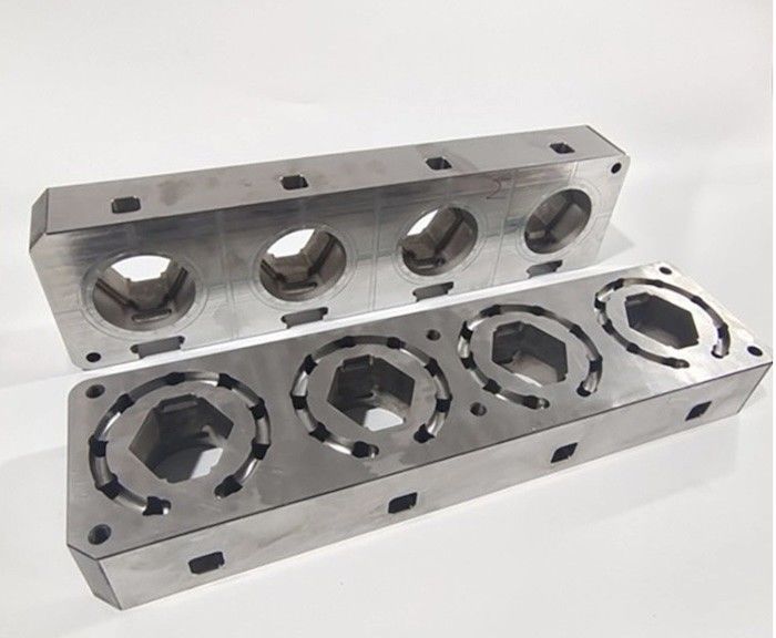 Parts de molde de precisión práctico Placa central para cosméticos Molde de plástico